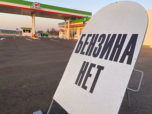 В Заречье Тулы неизвестный слил бензин из машины
