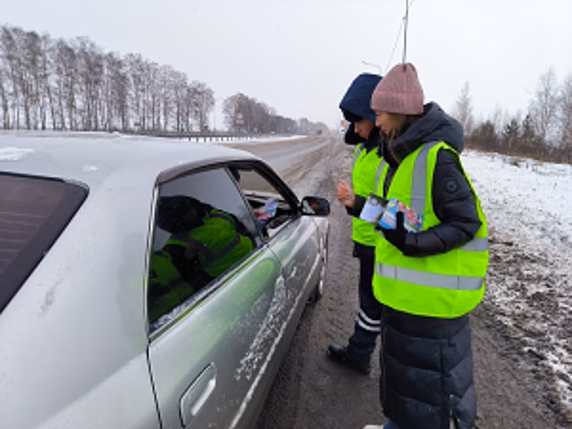 Руководители органов власти, медики и волонтеры участвуют в рейдах с Госавтоинспекцией на тюменских федеральных трассах