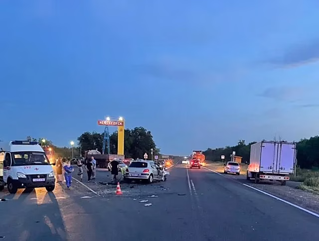 На трассе в Самарской области в ДТП с Peugeot и мотоциклом погибли два человека