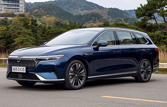 Запас хода универсала Denza Z9 GT составляет более 1000 км