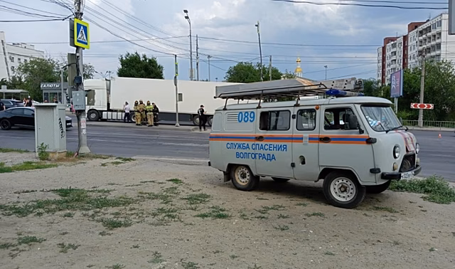 Опубликовано фото с места массовой аварии на юге Волгограда
