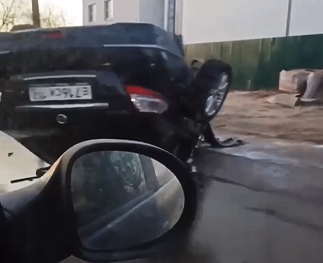 Иномарка перевернулась и загорелась в Сормовском районе