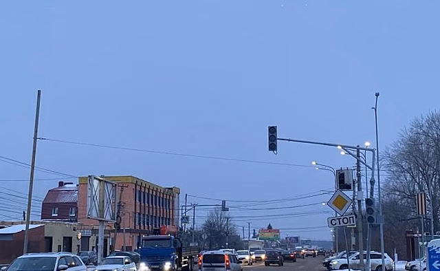 В Курске утром из-за сломанного светофора образовалась огромная пробка