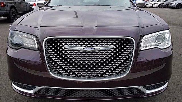  		 			К дилеру приехал нестандартный Chrysler с явными недочетами 		 	