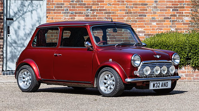 Этот классический Mini Cooper таит несколько секретов