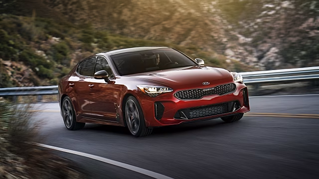 KIA выводит на рынок спортивный фастбек Stinger