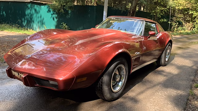 В РФ продают спорткар Chevrolet Corvette 1976 года с минимальным пробегом