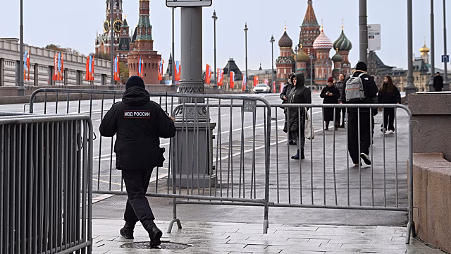 Какие ограничения ждут водителей 9 мая: список закрытых улиц в Москве