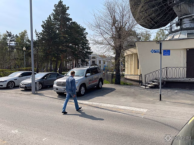 Кемеровчане пожаловались на опасные для жизни детей нарушения рядом со строящимся кафе