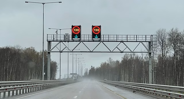 На каких платных трассах водителям придется снизить скорость зимой