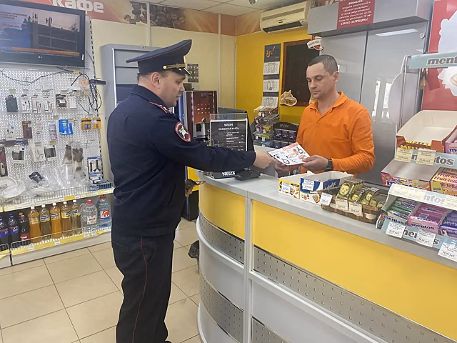 Госавтоинспекция Выселковского района провела профилактические беседы на автозаправочных станциях