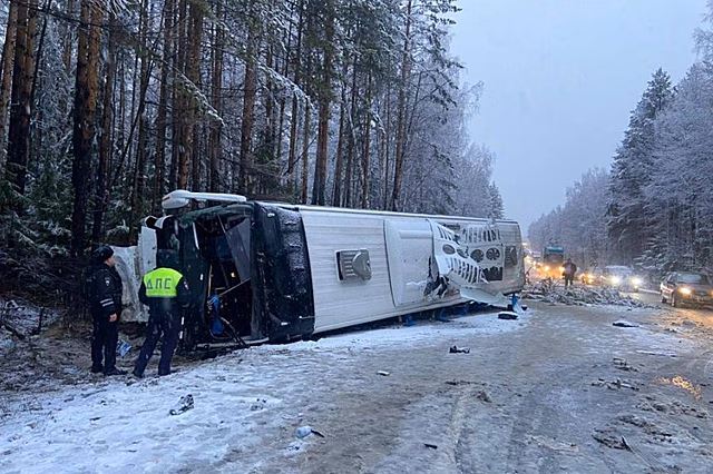 В Екатеринбурге столкнулись два автобуса