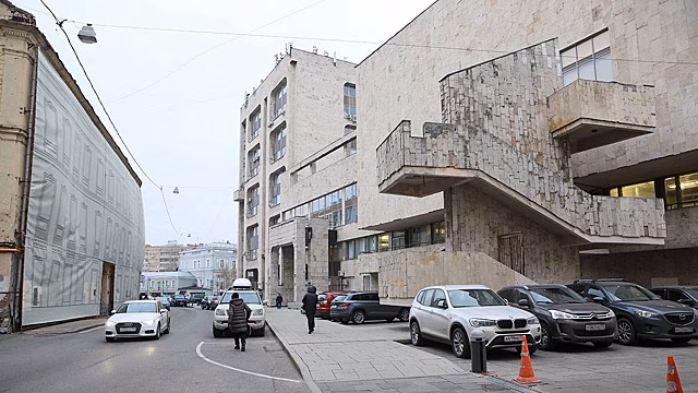 Специалисты начали благоустройство переулков в центре Москвы
