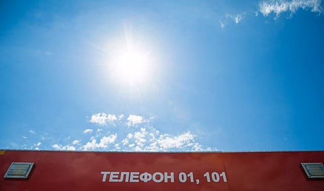 В центре Волгограда тушили горящую свалку