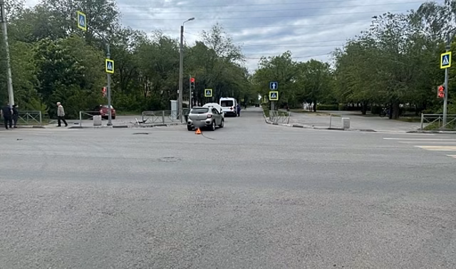 Под Волгоградом женщина проехала на красный и столкнулась с иномаркой