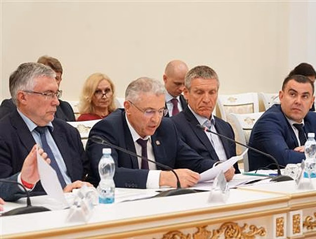 Вячеслав Федорищев не принял доклад Ивана Пивкина по развитию дорожной инфраструктуры
