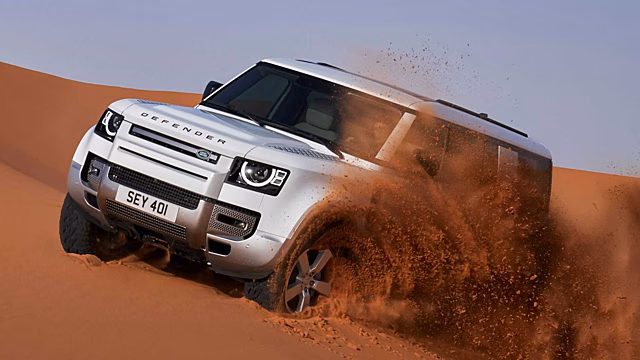 Land Rover представил трехрядный Defender 2023 года