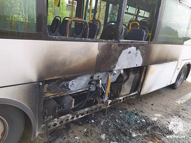 В Костроме снова прямо на ходу вспыхнул автобус