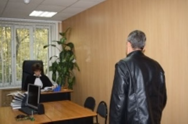 Любитель громкой музыки из Челябинска теперь будет мести тротуары и убирать мусор