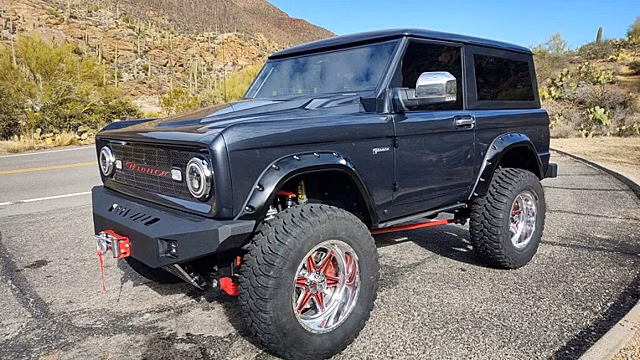 В Сети показали великолепный внедорожник Ford Bronco 1969 года на современном шасси F-150