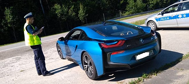 В Польше оштрафовали калининградца, который разогнал BMW i8 до 234 км/ч