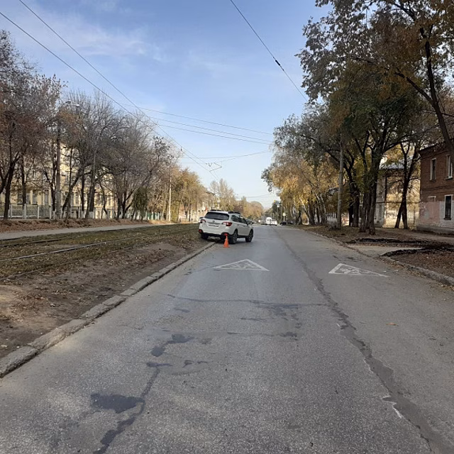В Самаре иномарка сбила 10-летнюю девочку, выбежавшую на дорогу