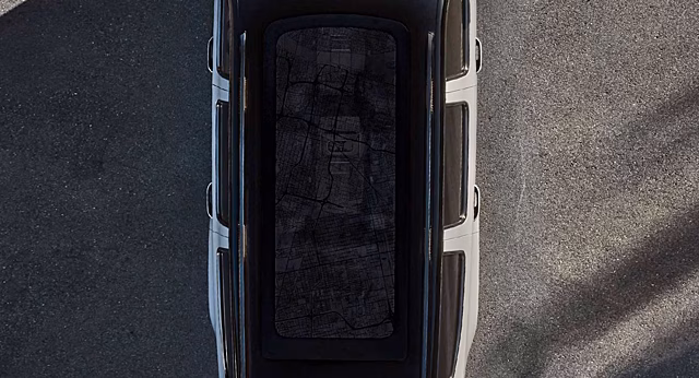 Jeep Grand Wagoneer показал массивную стеклянную крышу