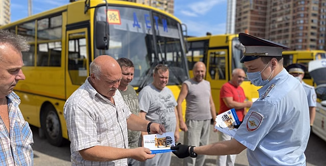 В Красногорске инспекторы ДПС провели рабочую встречу с водителями общественного транспорта