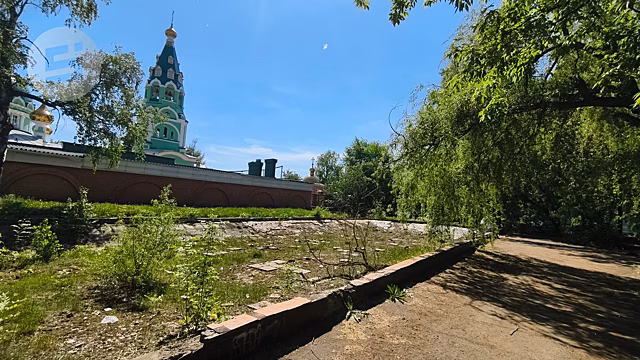 Заброшенный фонтан-градирню у ледового дворца «Ижсталь» снесут ради парковки