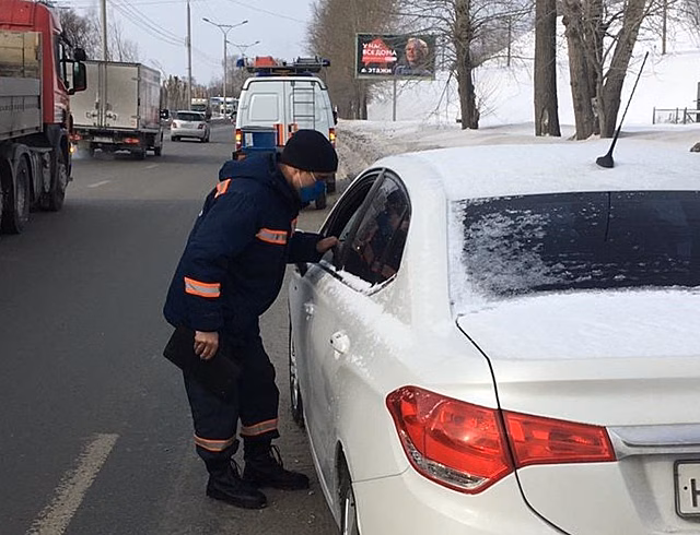 Автомобилисту стало плохо на Бердском шоссе: его увезли на «скорой»