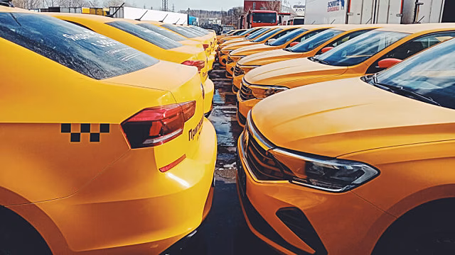 Таксопарки просят расширить квоты на нелокализованные автомобили для такси