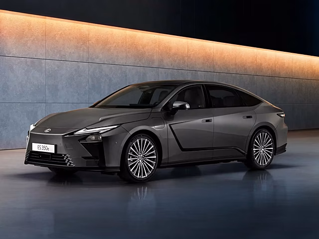 В Казахстане стартовали продажи нового Lexus ES