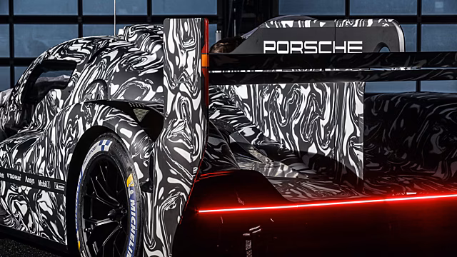 В Сети появились первые фотографии гибридного прототипа Porsche 2023 LMDh для Ле-Мана