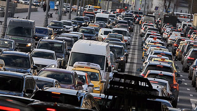 Движение в центре Москвы будет ограничено из-за подготовки парада