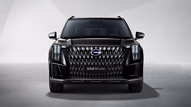 Два типа двигателя и уникальный дизайн: в России стартовали продажи GAC GS8 Dragon