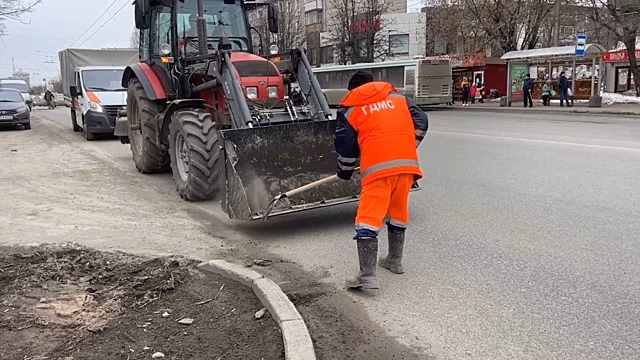 В Кирове за сутки вывозят почти 30 тонн смета