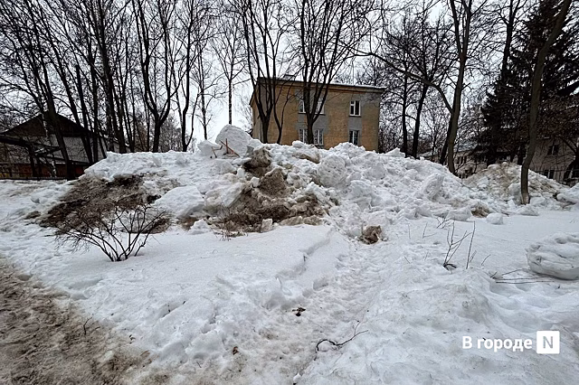 Незаконную свалку снега обнаружили в Нижнем Новгороде