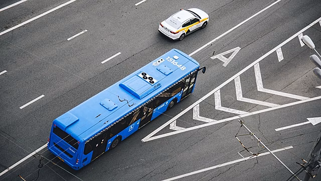 В Госдуме предложили пустить на выделенки новые виды транспорта