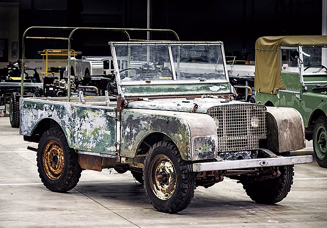 Land Rover восстановит первый прототип «Дефендера»