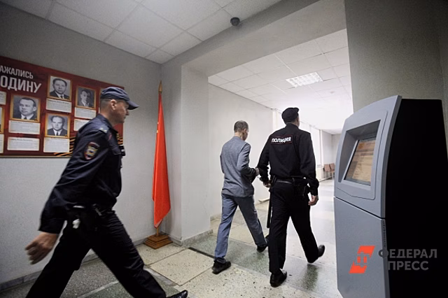 Петербуржцев напугали стреляющие подростки