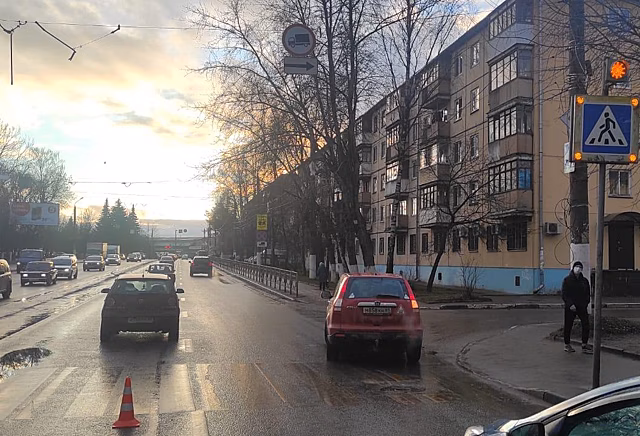 Водитель без прав сбил пешехода на «зебре» в Твери