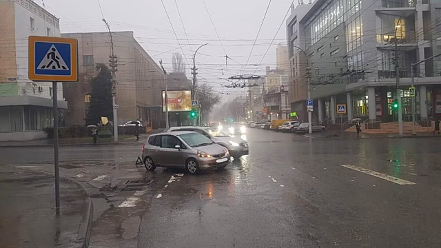 На дорогах Саратовской области за сутки сбили двух женщин и мужчину