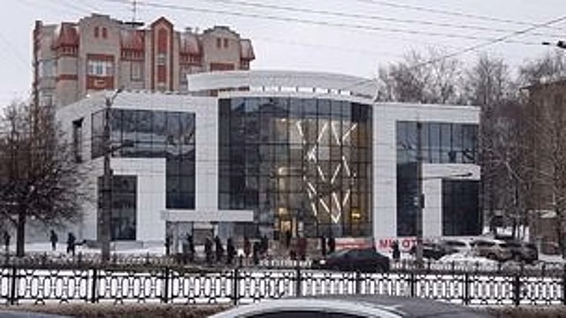          ТЦ "Новинка" могут закрыть из-за незаконно возведенного третьего этажа       