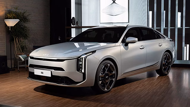 Обновлённый Kia K8 получил вертикальные передние фары