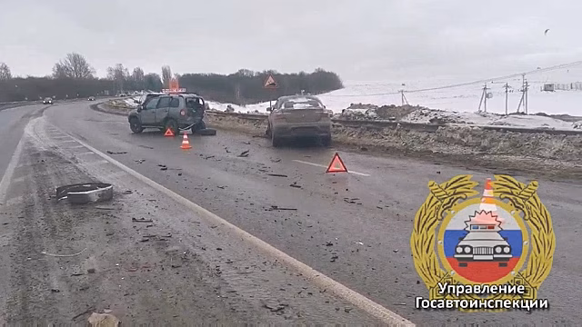 Пассажир Chevrolet Niva пострадал в Приокском районе из-за водителя Mercedes