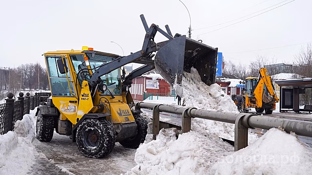 В Вологде изменили время уборки тротуаров из-за нестабильной температуры