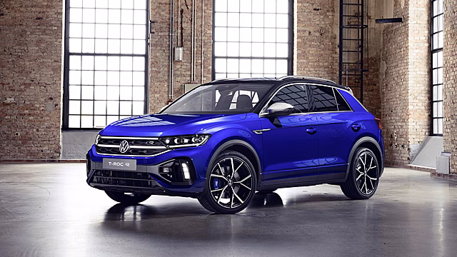 Рестайлинговый кроссовер Volkswagen T-Roc начали ввозить в Россию