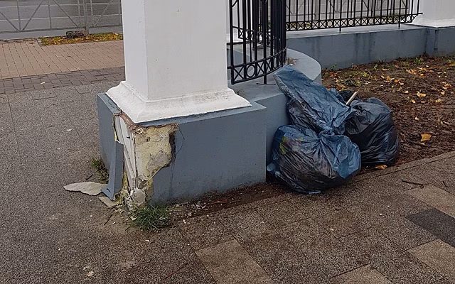 В Рязани вновь осыпается ограждение Верхнего городского сада
