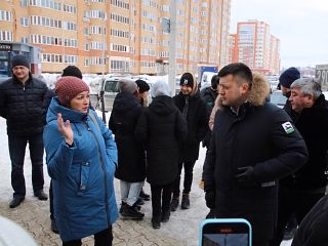 «Каждый вопрос взял на контроль»: Ратмир Мавлиев встретился с жителями Демы