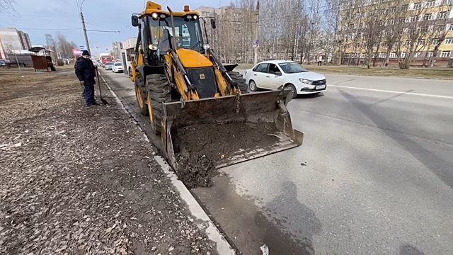 За сутки с улиц Кирова вывозят около 100 тонн смета